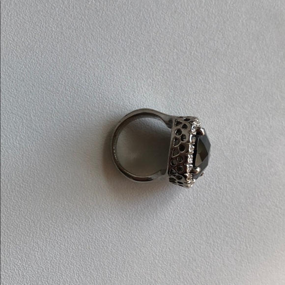 Ring - Picture 3 of 4